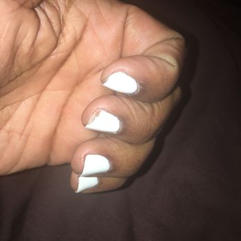Metro Nail Bar Sterling - Wed: chipped polish - Nail Salons Near Me - Sterling, Virginia