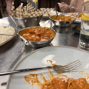 Desi Fusion - Butter Chicken, Chicken Tikka Masala, Garlic Naan - Food Trucks Near Me - Fort Smith, Arkansas