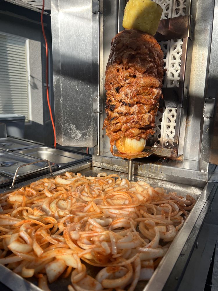 Tacos El Poblano Estillo Tijuana — Mexican restaurant in Lost Hills