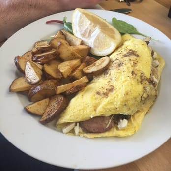 Main Kitchen Cafe - Delicious - New American Near Me - Granada Hills, California Main Kitchen Cafe - Delicious - New American Near Me - Granada Hills, California