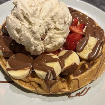 Demetres - Splitsonian - Desserts Near Me - Etobicoke, Ontario