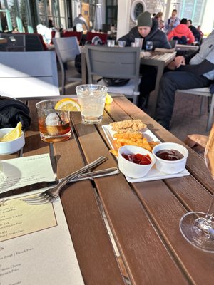 8100 Mountainside Bar & Grill by null