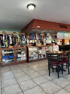La Tienda by null