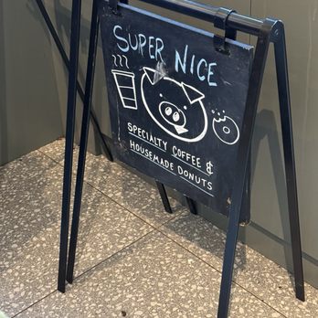 Bosqe Flowers & Coffee - Coffee & Tea Near Me - New York, New York