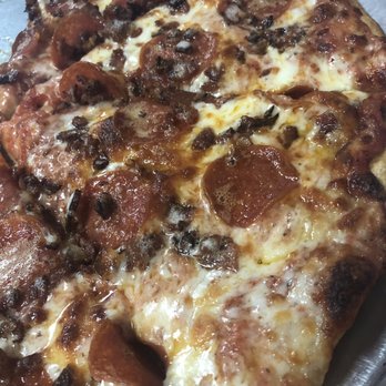Louie's Pizza - Pizza Near Me - Rehoboth Beach, Delaware