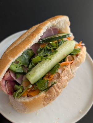 Banh Mi Ba Le by null