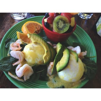 Blackbird Café - Eggs Neptune w/ fruit - Cafes Near Me - Long Beach, California