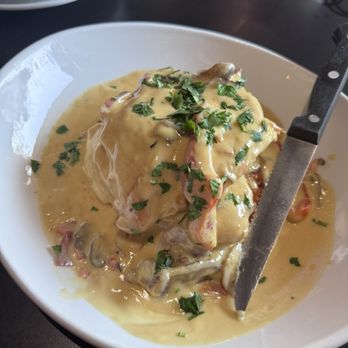 Tavern Six - Tavern Chicken - incredible. Decadent. - Salad Near Me - Chagrin Falls, Ohio