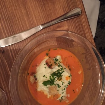Mr Edgar - Soupe fraîche de tomates, mozzarella crevettes - French Near Me - Lyon, 69