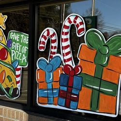 Sixty Seven Pizza - All decked out for Christmas
