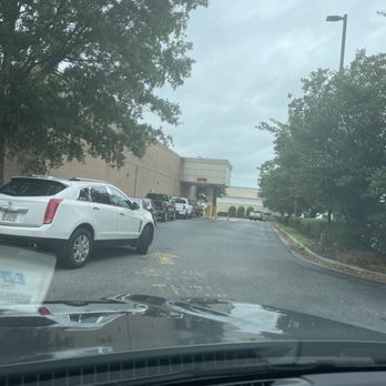 Walgreens - This is actually a reasonable line for this location. - Drugstores Near Me - Virginia Beach, Virginia Walgreens - This is actually a reasonable line for this location. - Drugstores Near Me - Virginia Beach, Virginia