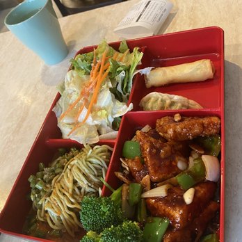 Trendy Vegan - General Tso's tofu bento box - Vegan Near Me - Houston, Texas Trendy Vegan - General Tso's tofu bento box - Vegan Near Me - Houston, Texas