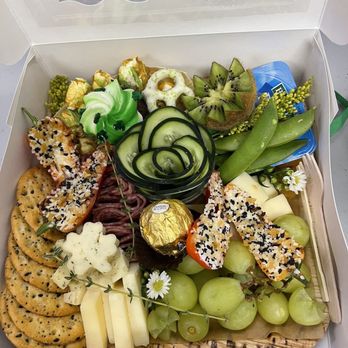 Island Celcuterie - Caterers Near Me Island Celcuterie - Caterers Near Me