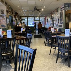Patrick's Neighborhood Bar & Patio - Interior