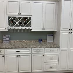 Home Outlet - One of many displays