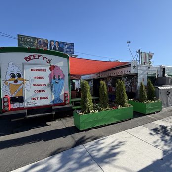 Beefy's - Rear view - Diners Near Me - Reno, Nevada Beefy's - Rear view - Diners Near Me - Reno, Nevada