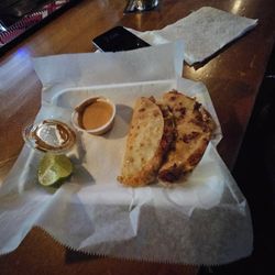 Auggie's Bar & Grill - Tacos Governador