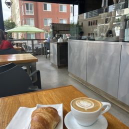 Absolutely love Lafty Cafe. The regular croissant was fresh , and the Turkish latte with almond milk was perfect and well-balanced