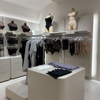 Skims - under wear women's - Women's Clothing Near Me - Glendale, California Skims - under wear women's - Women's Clothing Near Me - Glendale, California