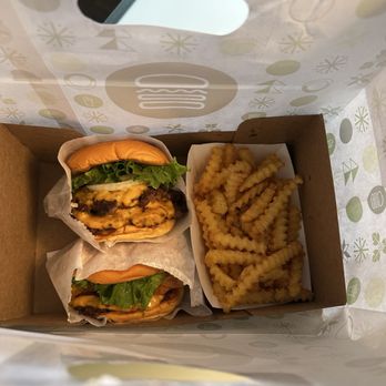 Shake Shack Brea - Packaged very nicely and stayed fresh for the drive home - Burgers Near Me - Brea, California