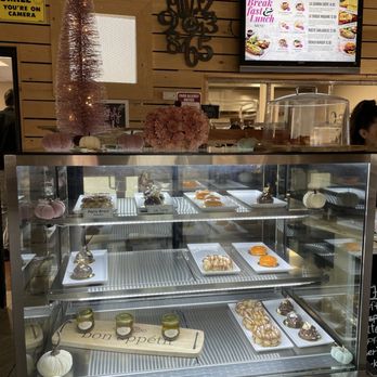 Chez Maryse - Bakeries Near Me - Fresno, California