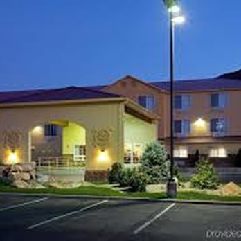 La Quinta by Wyndham Moab - Welcoming front driveway - Hotels Near Me - Moab, Utah La Quinta by Wyndham Moab - Welcoming front driveway - Hotels Near Me - Moab, Utah