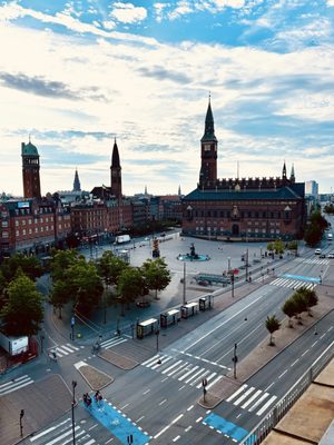 citizenM Copenhagen Radhuspladsen by null