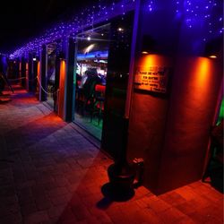 Mulligans Beach House Bar & Grill