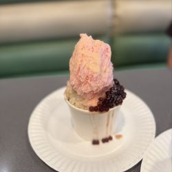 Salju Dessert - Strawberry snow with boba, mochi and condensed milk