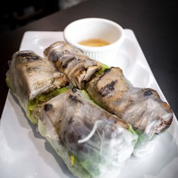 Pho Quinn Authentic Vietnamese Cuisine - A28 Grilled Chicken Fresh Rolls - Vietnamese Near Me - Markham, Ontario Pho Quinn Authentic Vietnamese Cuisine - A28 Grilled Chicken Fresh Rolls - Vietnamese Near Me - Markham, Ontario
