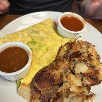 Maxine's Cafe - Famous Garbage - Breakfast & Brunch Near Me - Los Angeles, California Maxine's Cafe - Famous Garbage - Breakfast & Brunch Near Me - Los Angeles, California