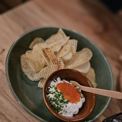 Chips and crab dip