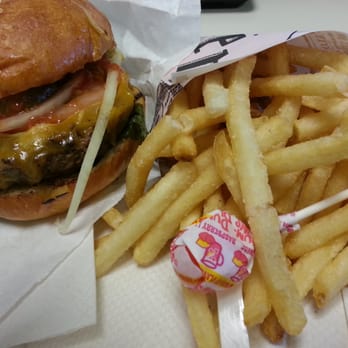 Frites 'n' Meats - Angus Beef Burger on Sesame Seed Bun with Frites - Food Trucks Near Me