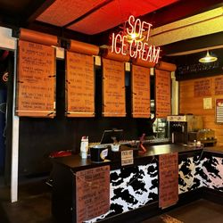 Grand Ole BBQ Flinn Springs - You can order then sit