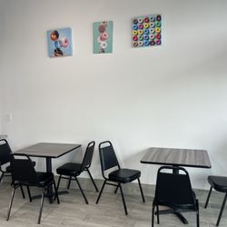 King Donut - Seating area (Jun 2025)
