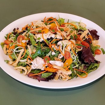 Cafe Julia - Chinese Chicken Salad - Cafes Near Me - Honolulu, Hawaii