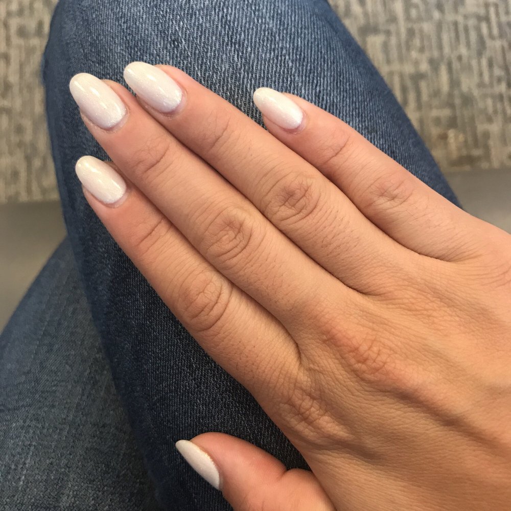 Queen Bee Nails and Spa - This mani is 2 weeks old and I feel like I can go another week! =D - Nail Salons Near Me - Brighton, Massachusetts Queen Bee Nails and Spa - This mani is 2 weeks old and I feel like I can go another week! =D - Nail Salons Near Me - Brighton, Massachusetts