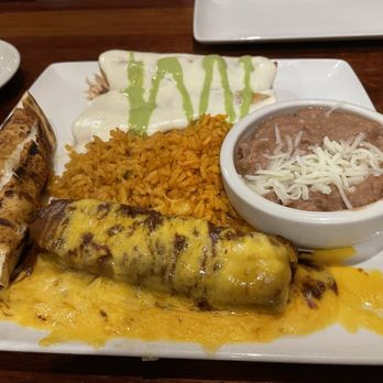 Cantina Laredo - Signature Combinación - Mexican Near Me - Fort Myers, Florida Cantina Laredo - Signature Combinación - Mexican Near Me - Fort Myers, Florida