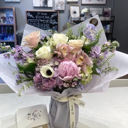 Large premium bouquet.