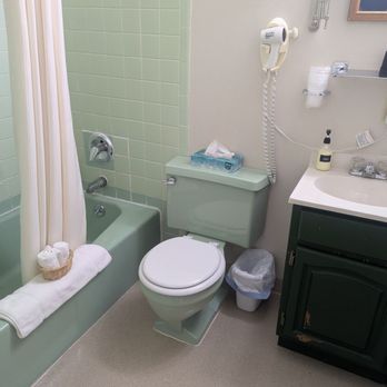 Brittany Motel - Room 5 - Hotels Near Me - Manchester, Vermont Brittany Motel - Room 5 - Hotels Near Me - Manchester, Vermont