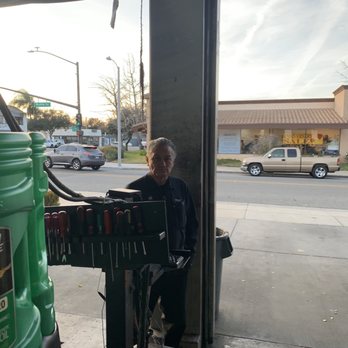 Jiffy Lube Oil Change - This guy playing innocent.. - Auto Repair Near Me - Thousand Oaks, California Jiffy Lube Oil Change - This guy playing innocent.. - Auto Repair Near Me - Thousand Oaks, California