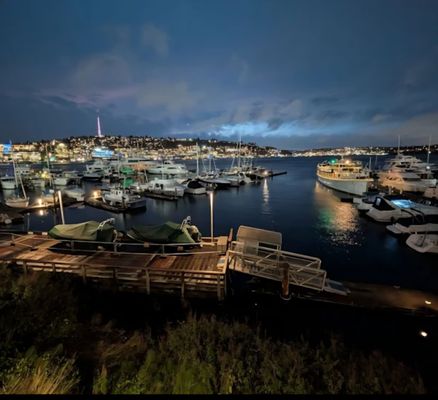 Duke's Seafood South Lake Union by null