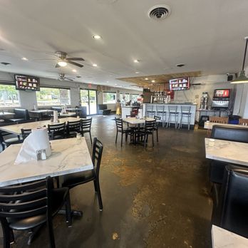 Enzo's Pizza - Interior on a Saturday lunch - Pizza Near Me - Tucker, Georgia