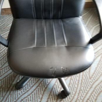 La Quinta by Wyndham Schertz - Nasty chair in my room - Hotels Near Me - Schertz, Texas La Quinta by Wyndham Schertz - Nasty chair in my room - Hotels Near Me - Schertz, Texas