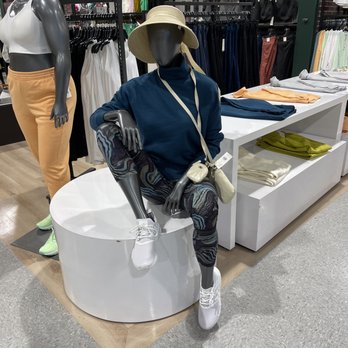 DICK'S Sporting Goods - Sports Wear Near Me - Merrillville, Indiana