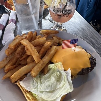 Lost Colony Tavern - Burger - Pubs Near Me - Manteo, North Carolina