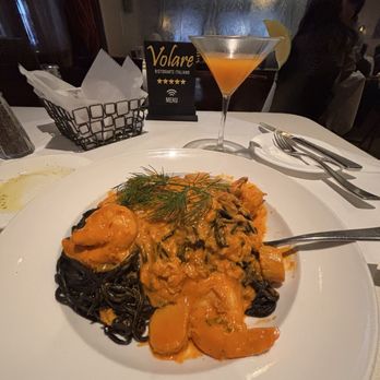 Vicino - Spaghetti Neri al Pesce Black squid ink spaghetti tossed with sage, shrimp, crab, scallops, creamy rosé sauce - Italian Near Me - Indianapolis, Indiana