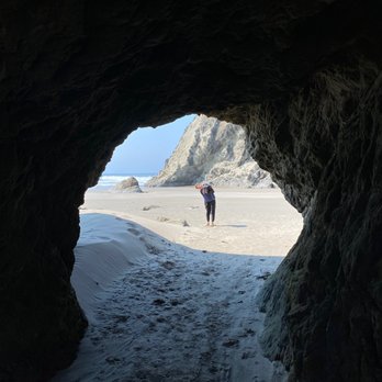Face Rock State Scenic Viewpoint - small caves can be found far from the ocean that are great for exploring - Landmarks & Historical Buildings Near Me - Bandon, Oregon
