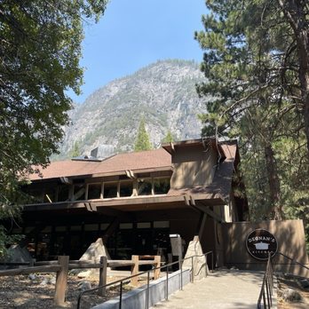Degnan's Kitchen - Delis Near Me - Yosemite National Park, California