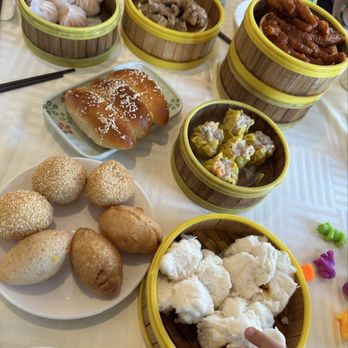 Ocean Bo - Top: shrimp har gow, spare ribs, chicken feet with black bean sauce, coconut buns, shui mai, sesame balls, Haim sui gok, and steamed buns - Dim Sum Near Me - El Monte, California
